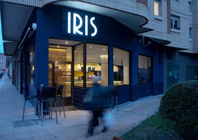 Bar Iris
